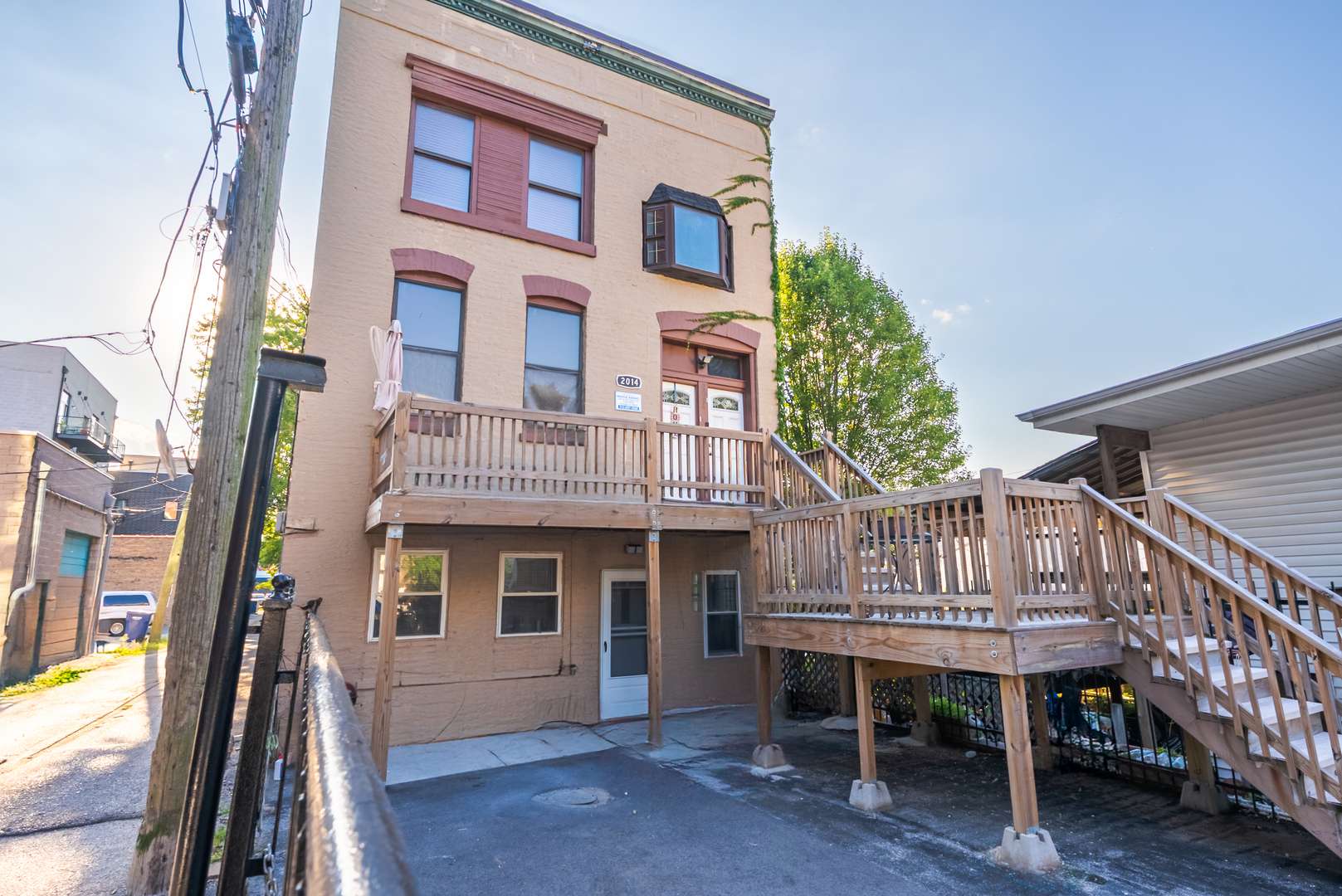 2014 N Whipple ST, Chicago, IL 60647