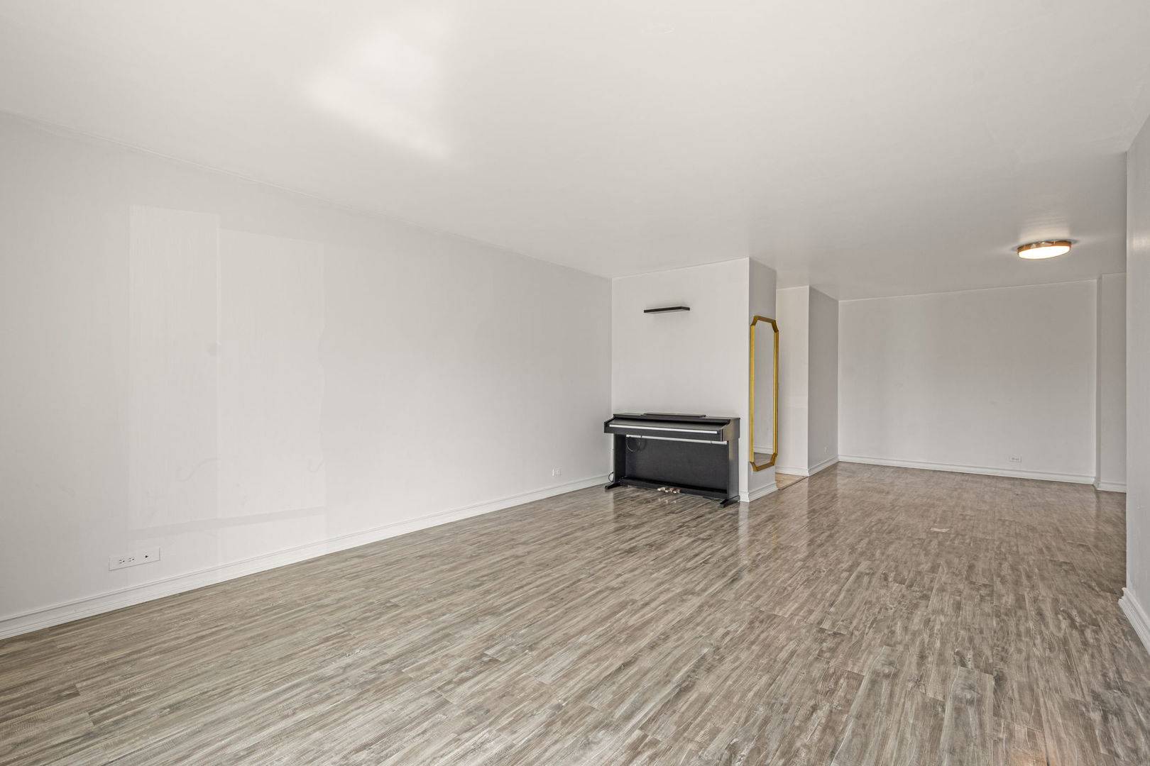 7229 W Higgins AVE #105, Chicago, IL 60656