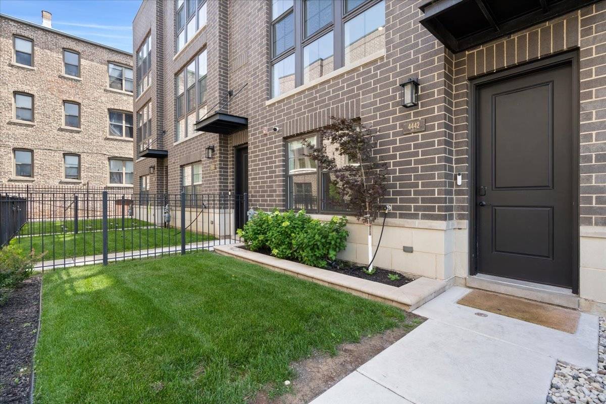 4442 S Drexel BLVD #G, Chicago, IL 60653