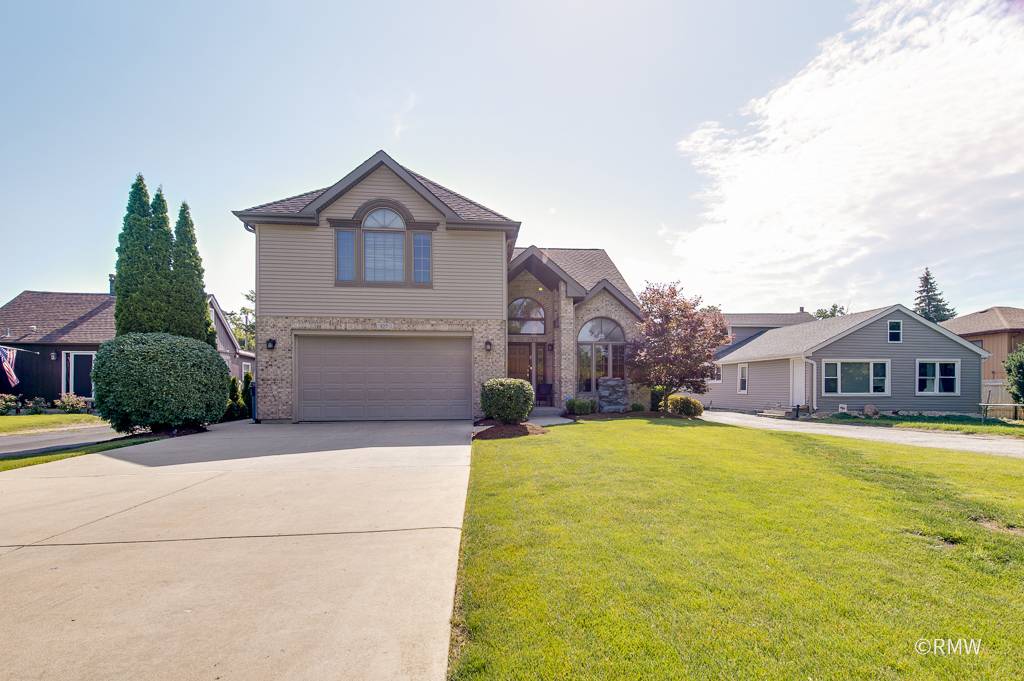 327 Miner ST, Bensenville, IL 60106