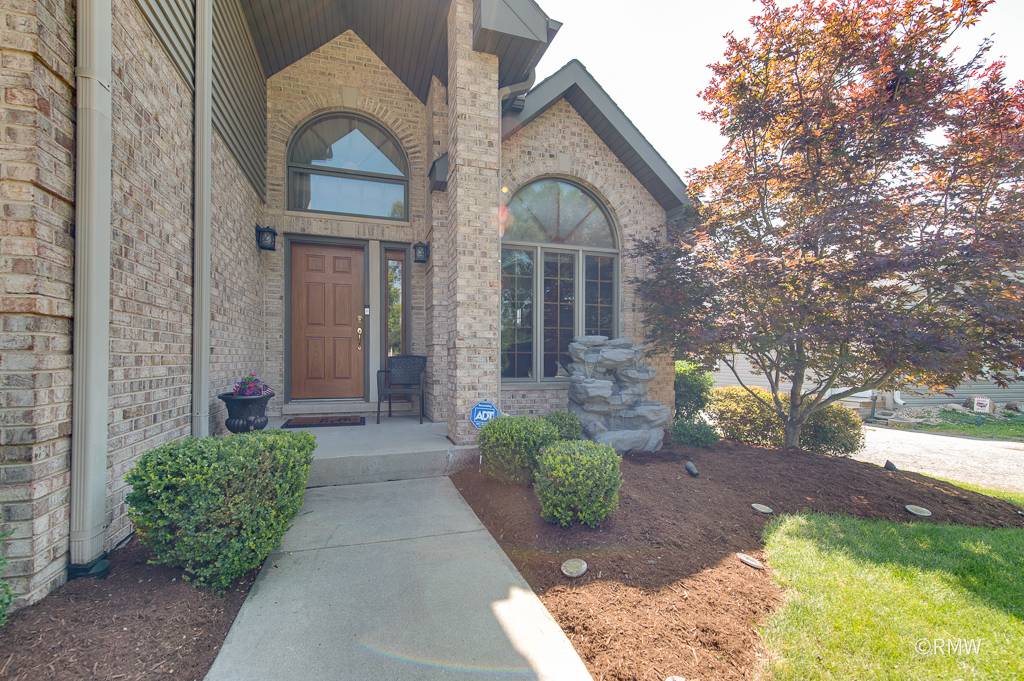 327 Miner ST, Bensenville, IL 60106