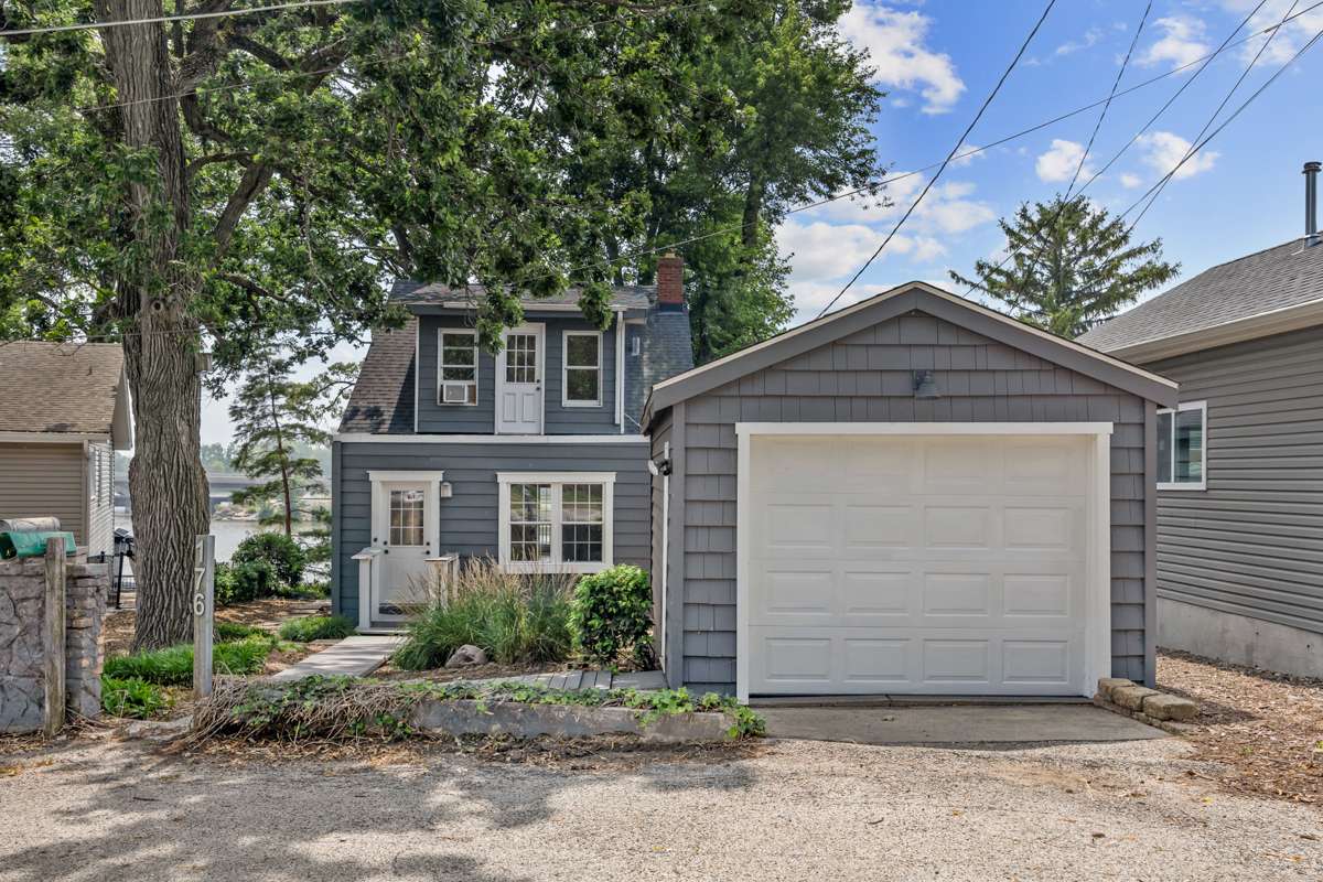 176 Riverside Island DR, Fox Lake, IL 60020