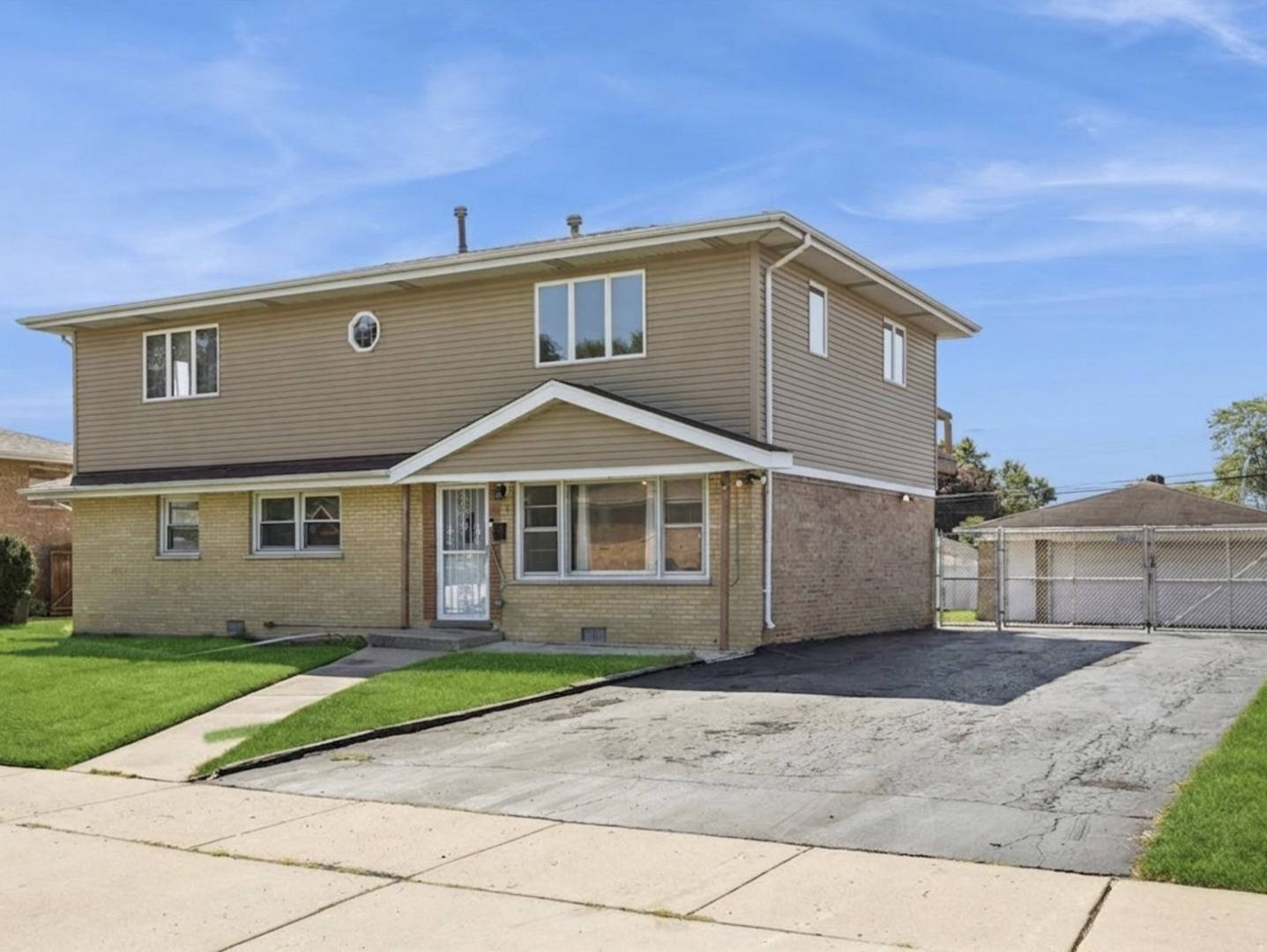 6525 W 83 PL, Burbank, IL 60459