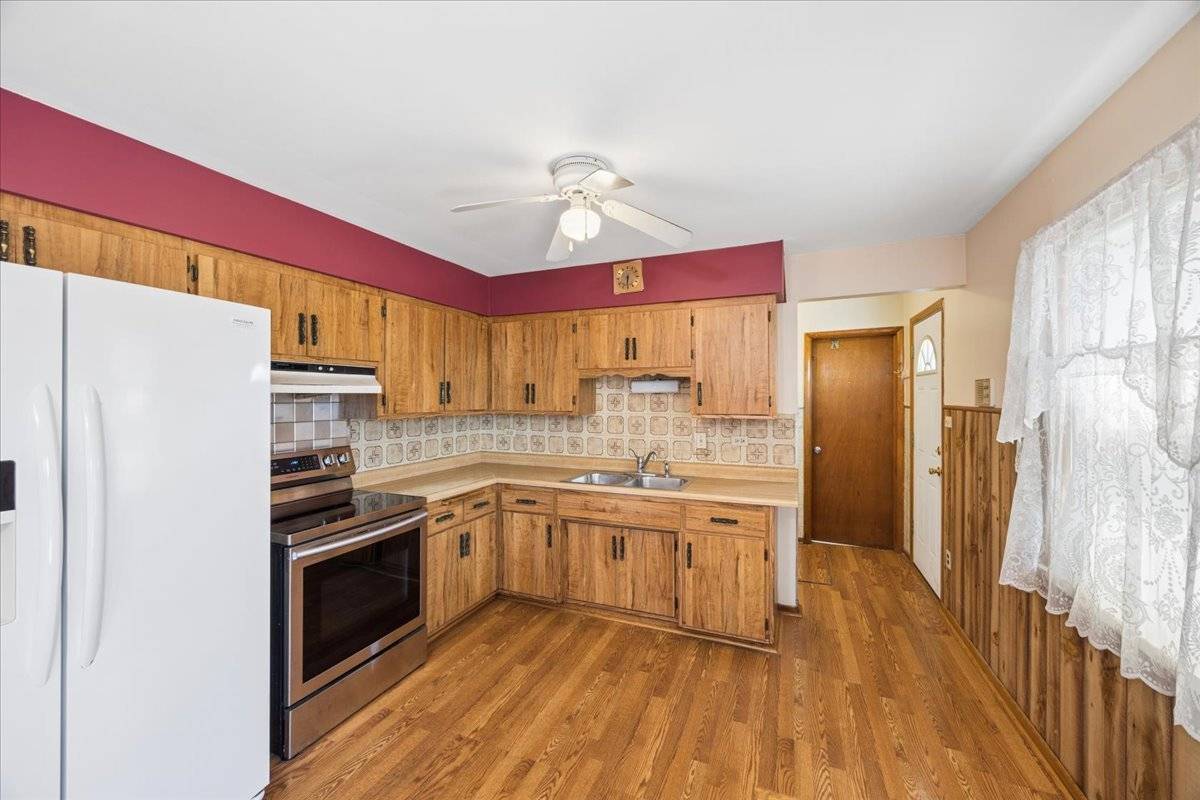 6525 W 83 PL, Burbank, IL 60459