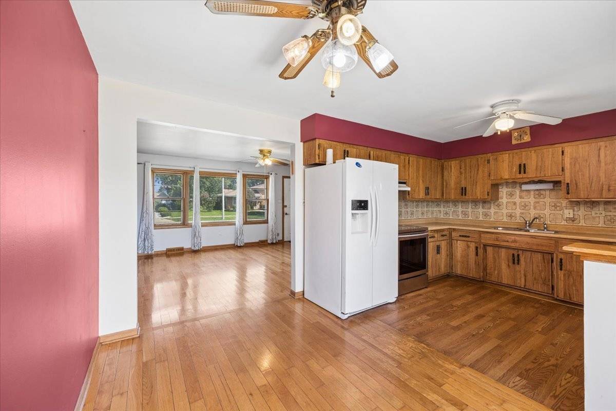 6525 W 83 PL, Burbank, IL 60459