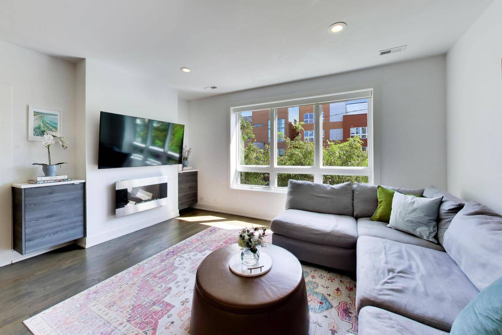 2736 N Ashland AVE #2S, Chicago, IL 60614