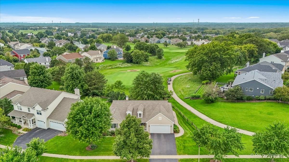 341 Foxford DR, Cary, IL 60013