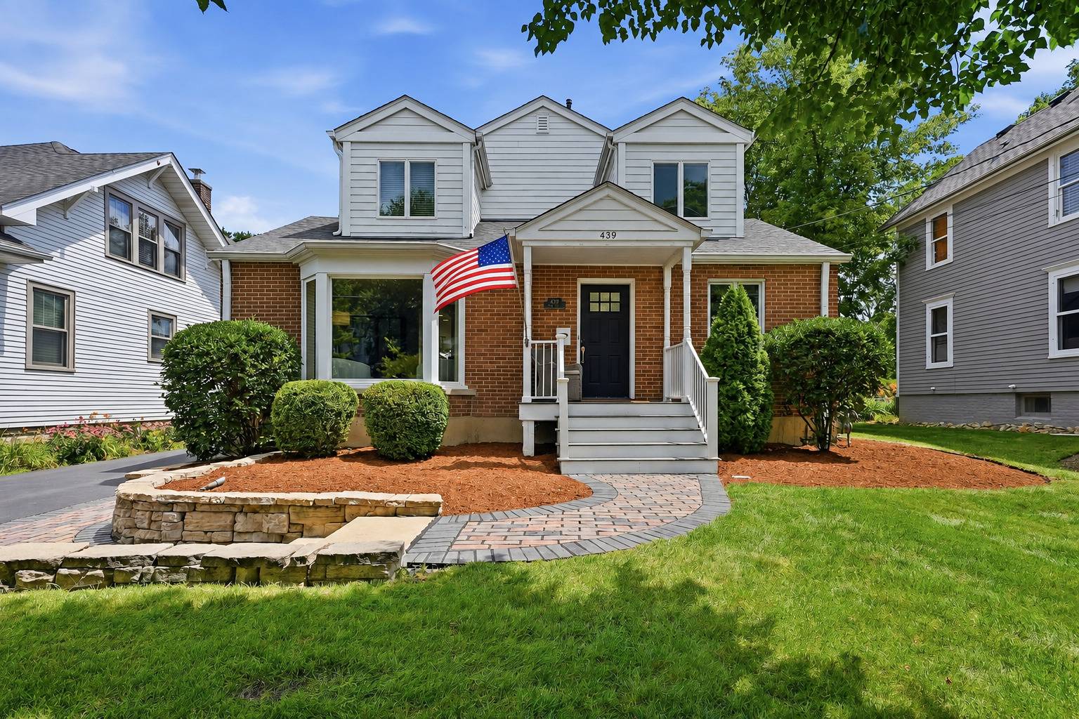 439 North AVE, Barrington, IL 60010