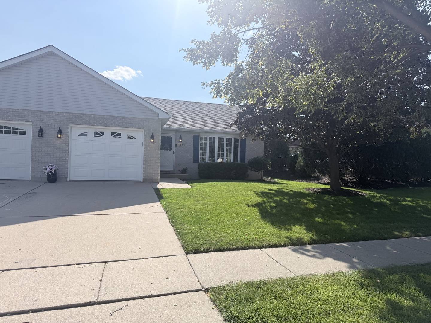15631 W Waterford LN, Manhattan, IL 60442