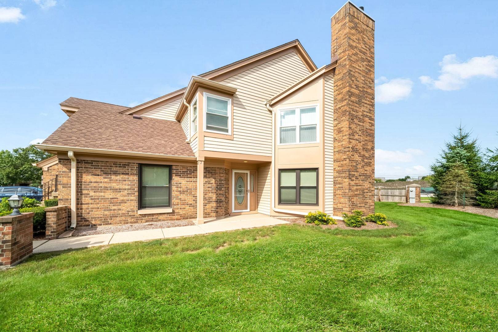 2 Willow Pkwy, Buffalo Grove, IL 60089