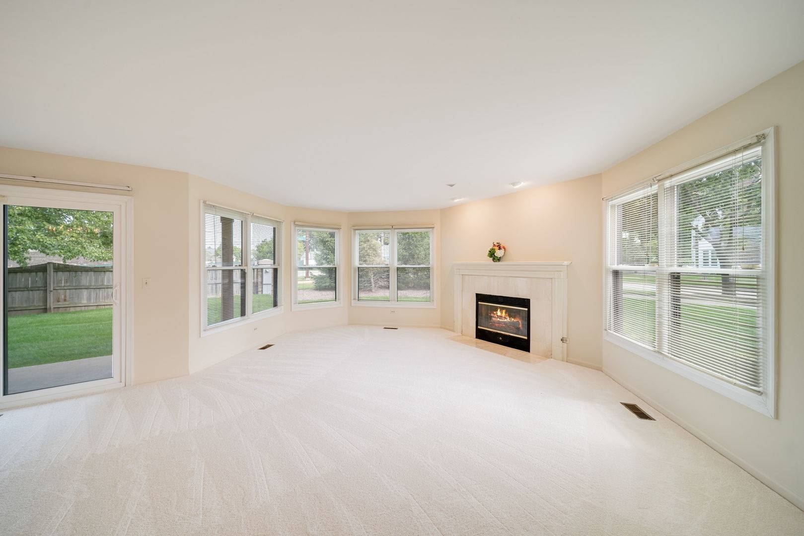 2 Willow Pkwy, Buffalo Grove, IL 60089