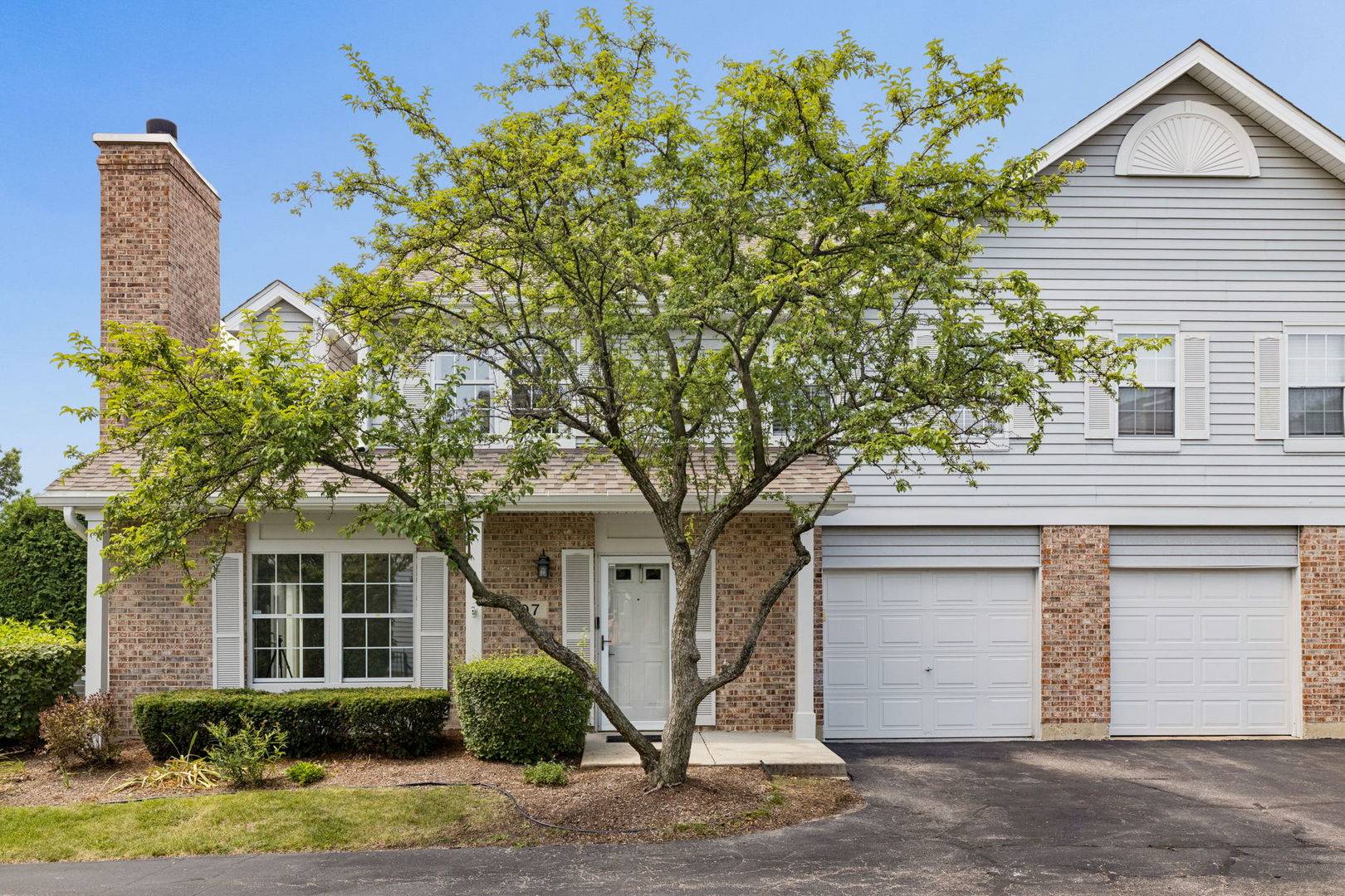 97 Cammeron CT, Aurora, IL 60504