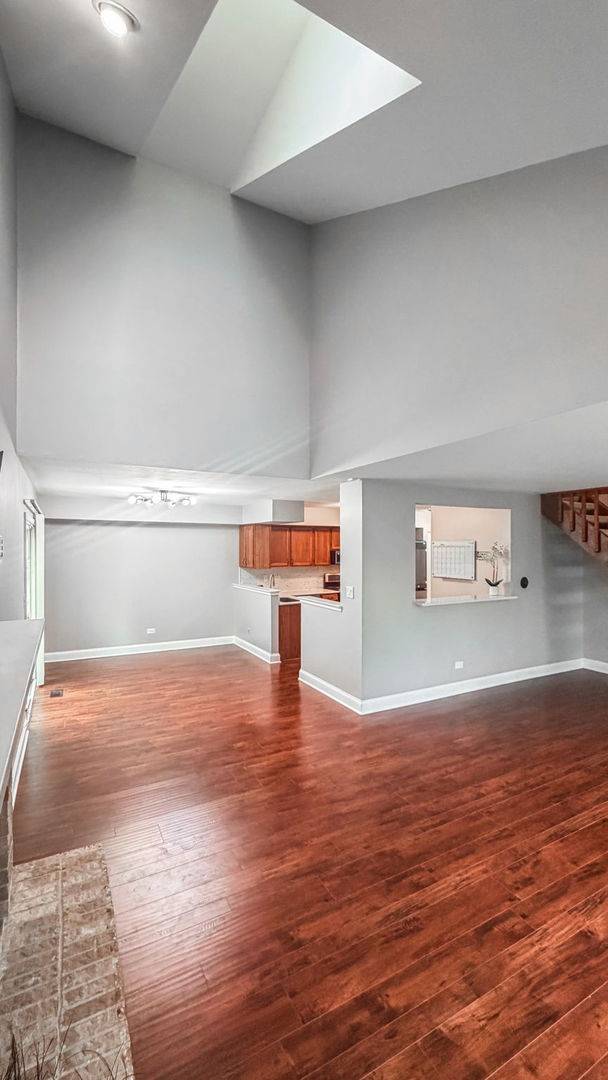 97 Cammeron CT, Aurora, IL 60504