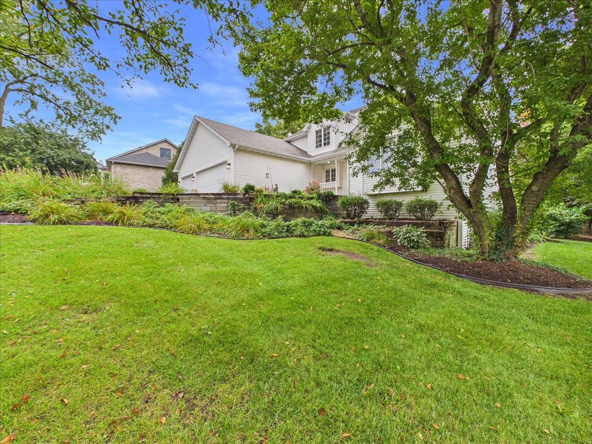 11497 Ridgecrest DR, Roscoe, IL 61073