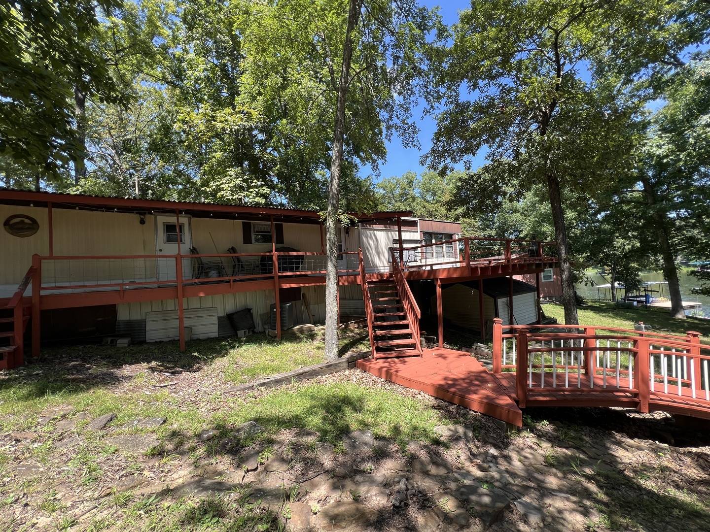 530 Marina CIR, Creal Springs, IL 62922