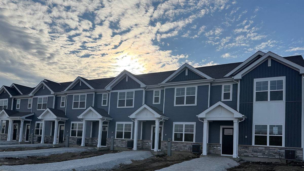 2249 Barbera DR, Oswego, IL 60543