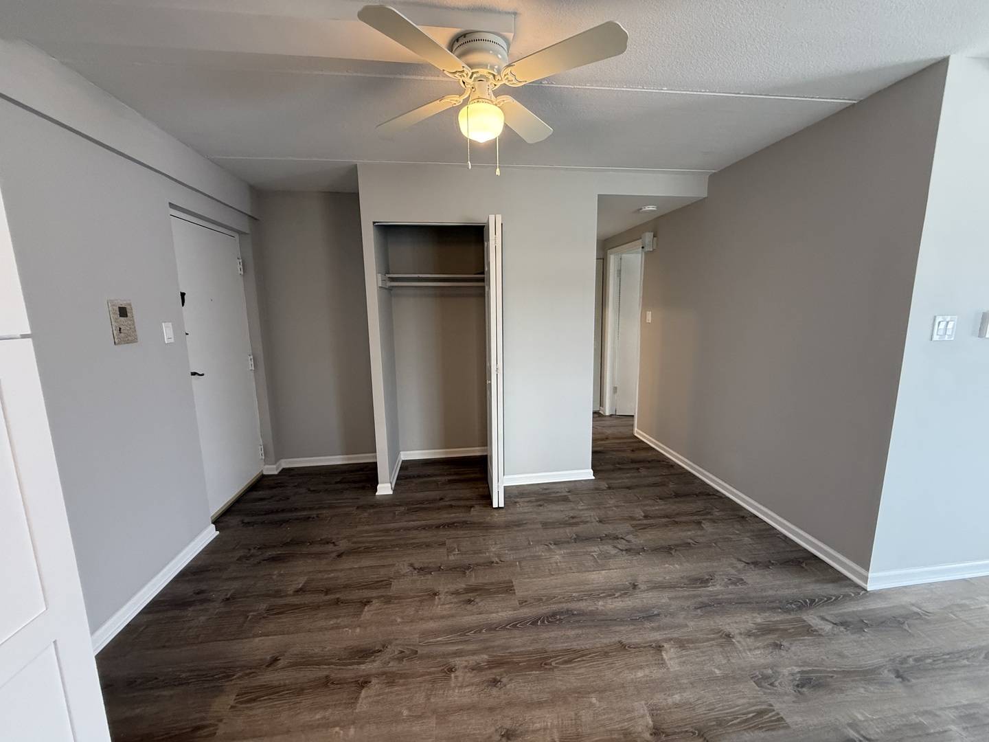 1128 Des Plaines AVE #102, Forest Park, IL 60130