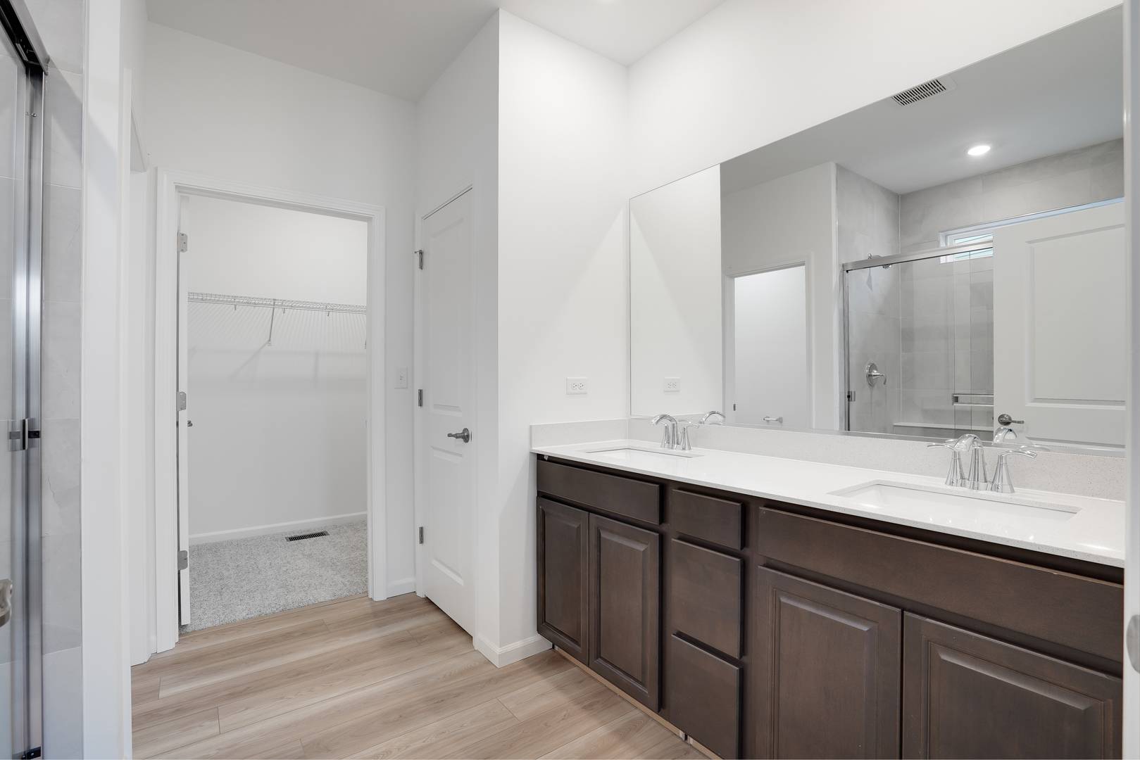 1106 Rebecca CT, Libertyville, IL 60048