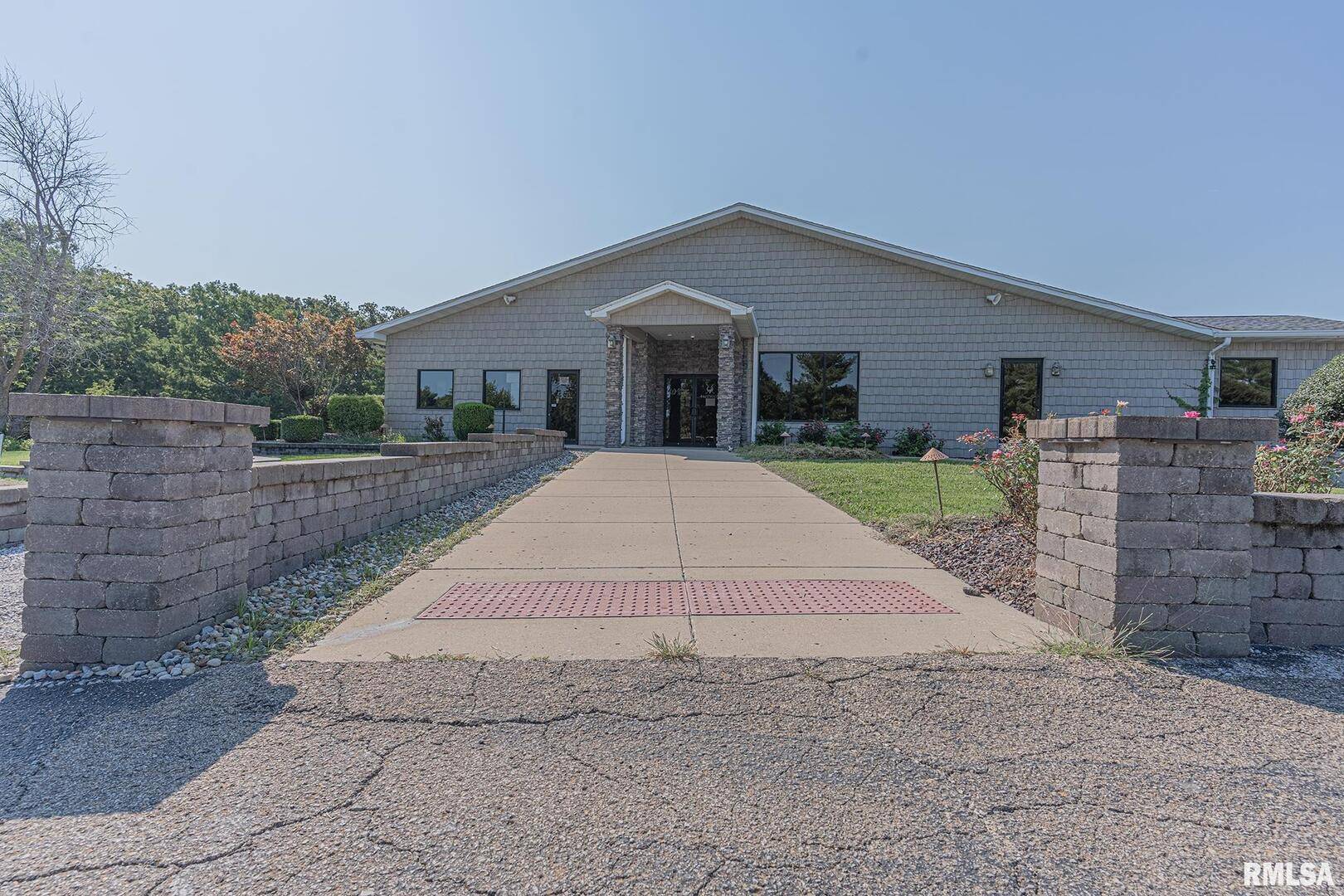 2801 Putter DR, Centralia, IL 62801