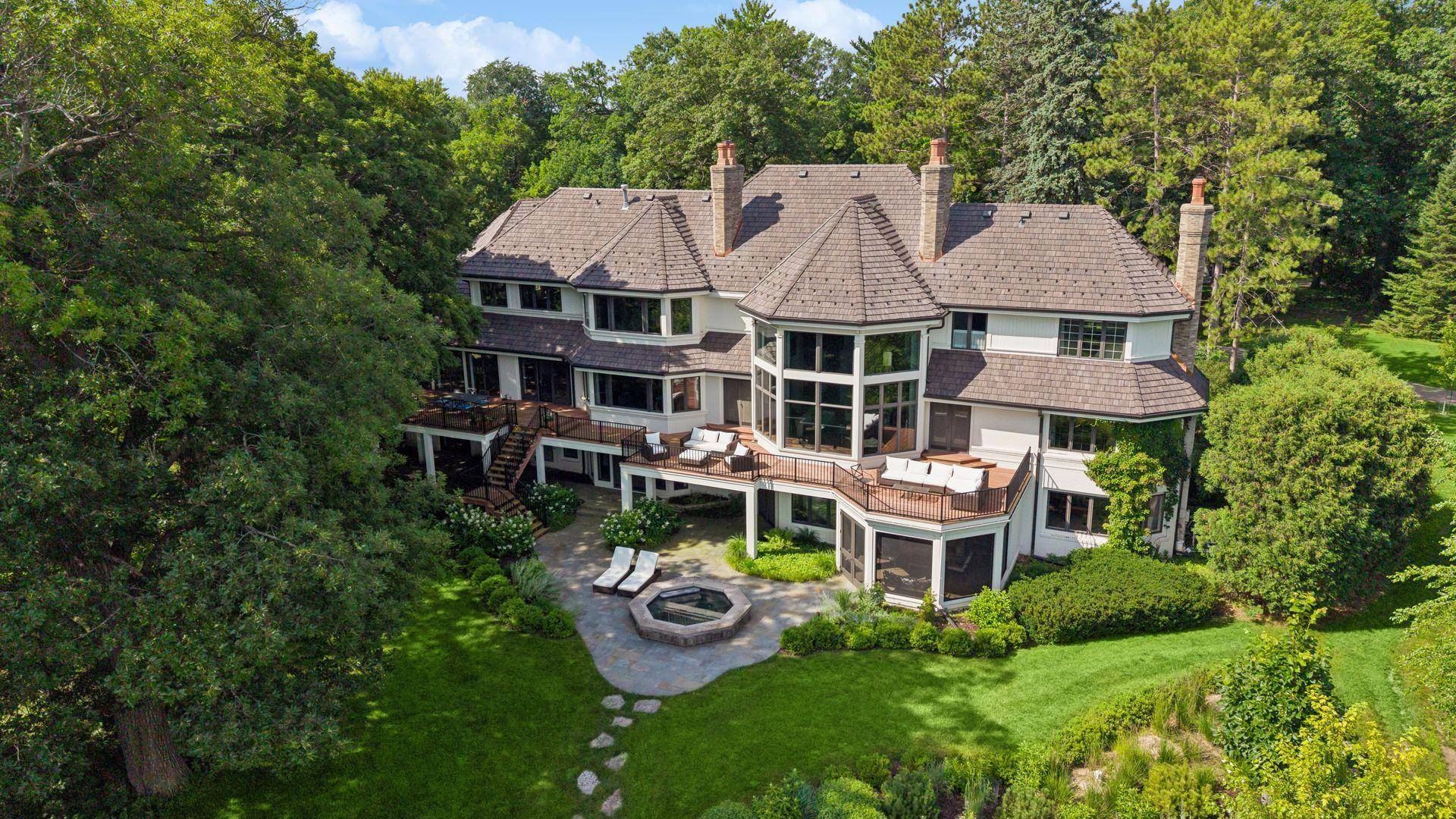 2505 Cedar Point DR, Wayzata, MN 55391