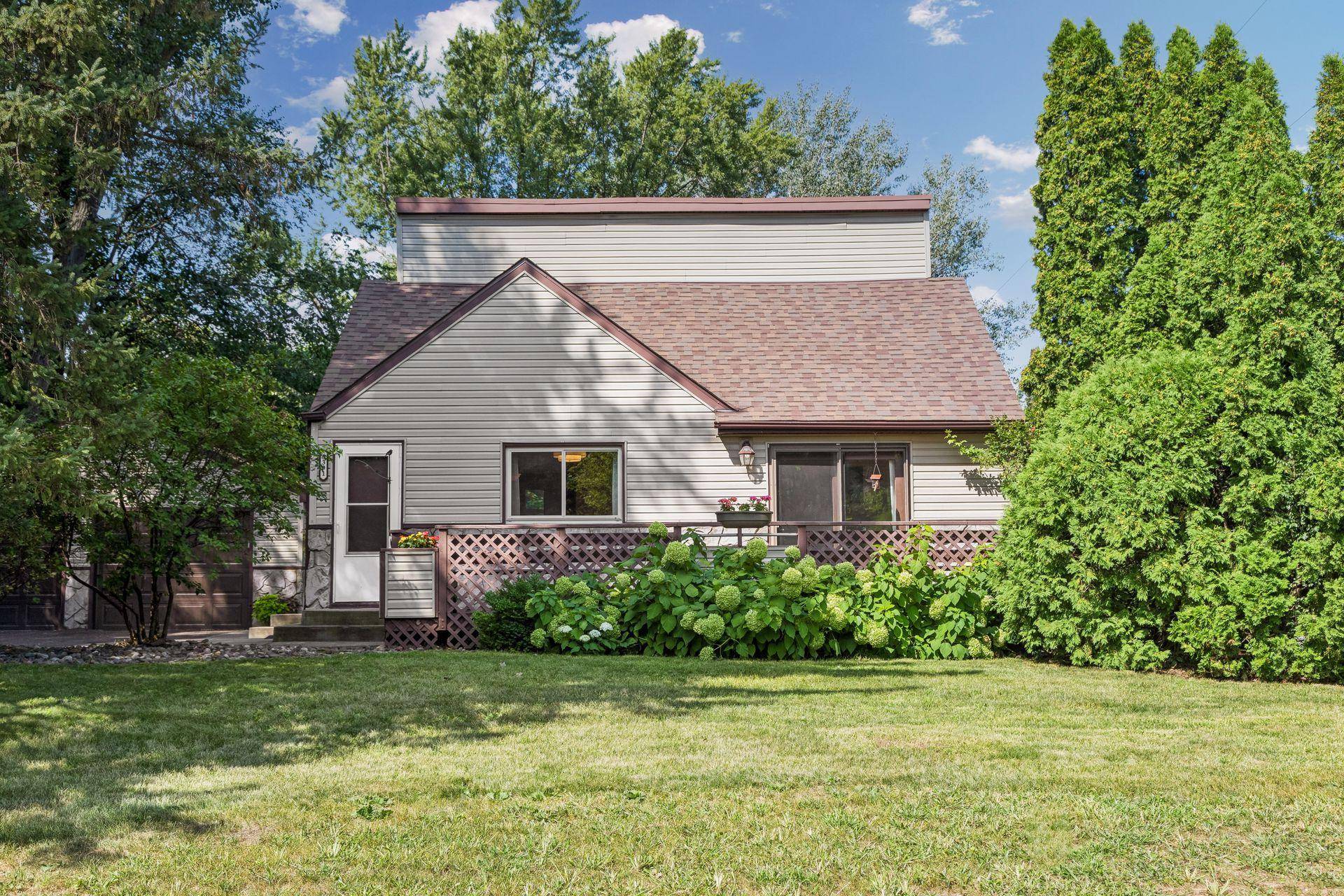 5391 Raymond AVE, Mounds View, MN 55112