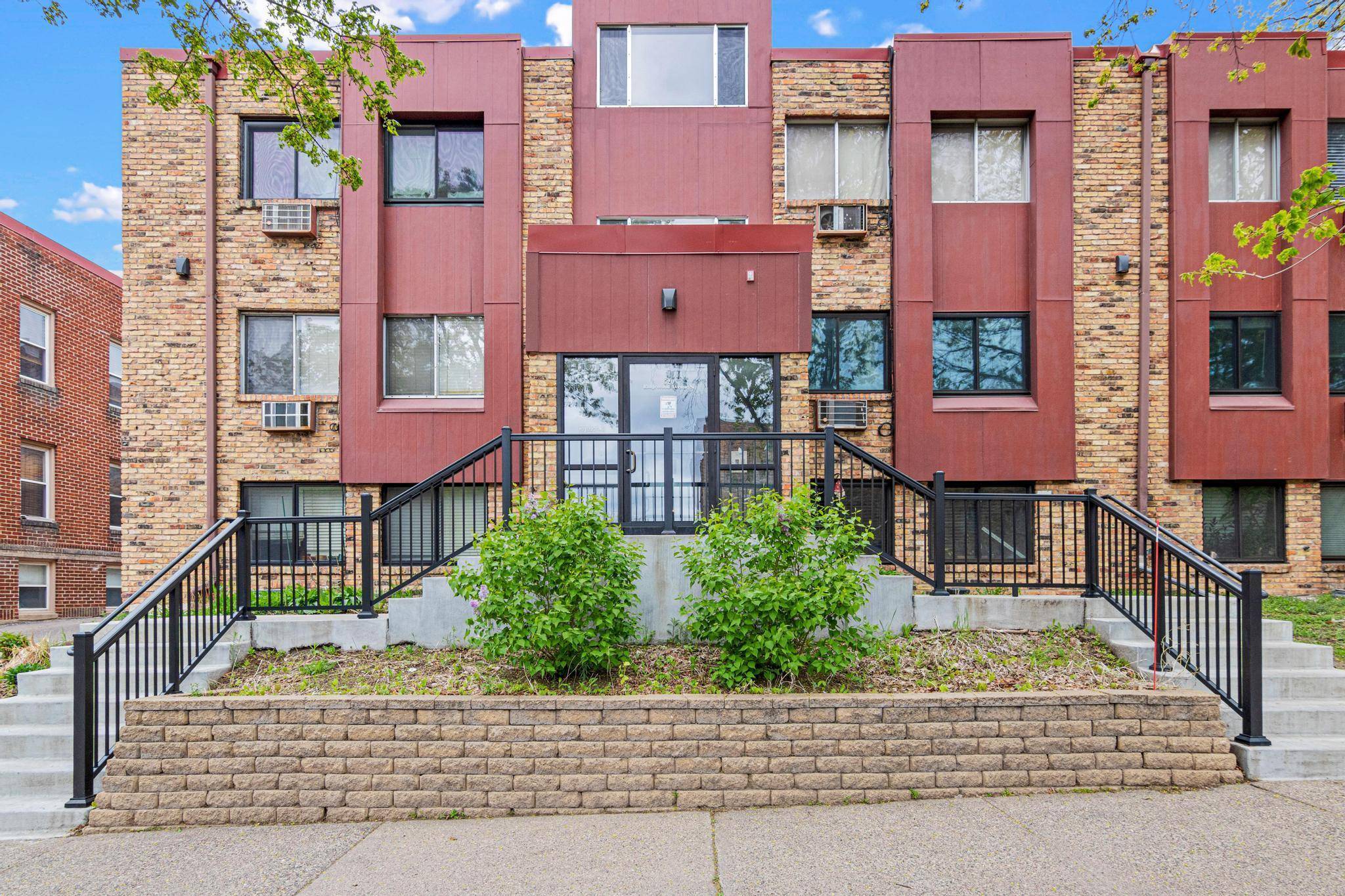 520 Ridgewood AVE #3, Minneapolis, MN 55403