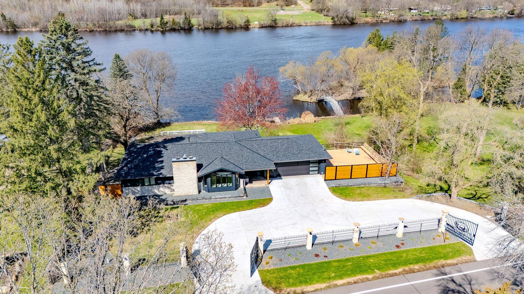 12221 Hillton RD, Little Falls, MN 56345