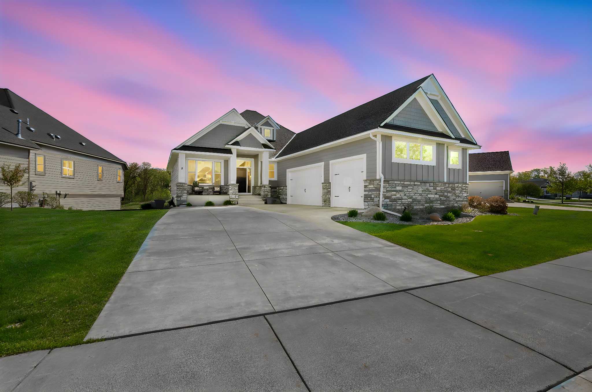 1945 Annika DR N, Lake Elmo, MN 55042