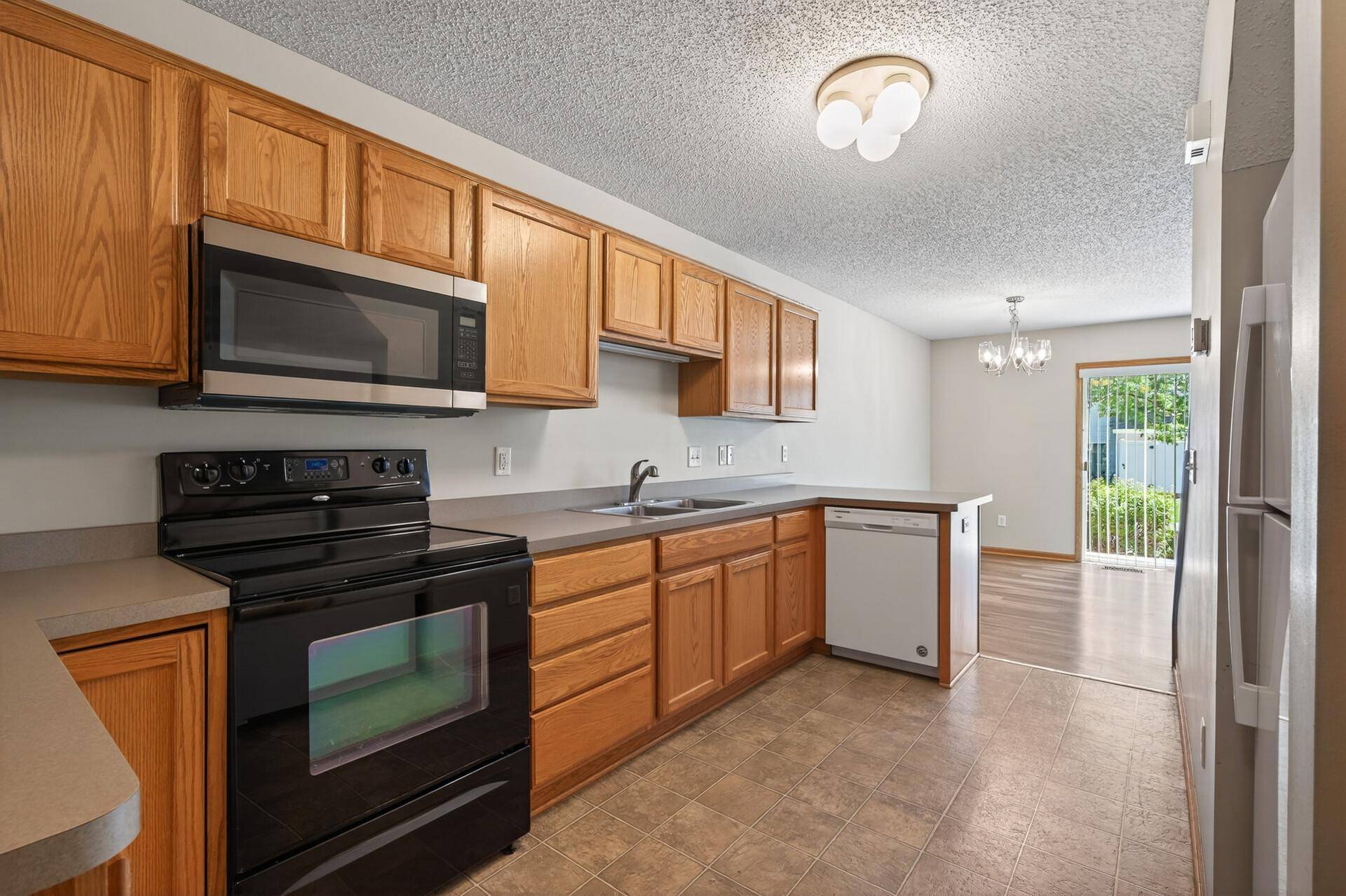 6213 Maclynn AVE NE, Albertville, MN 55301
