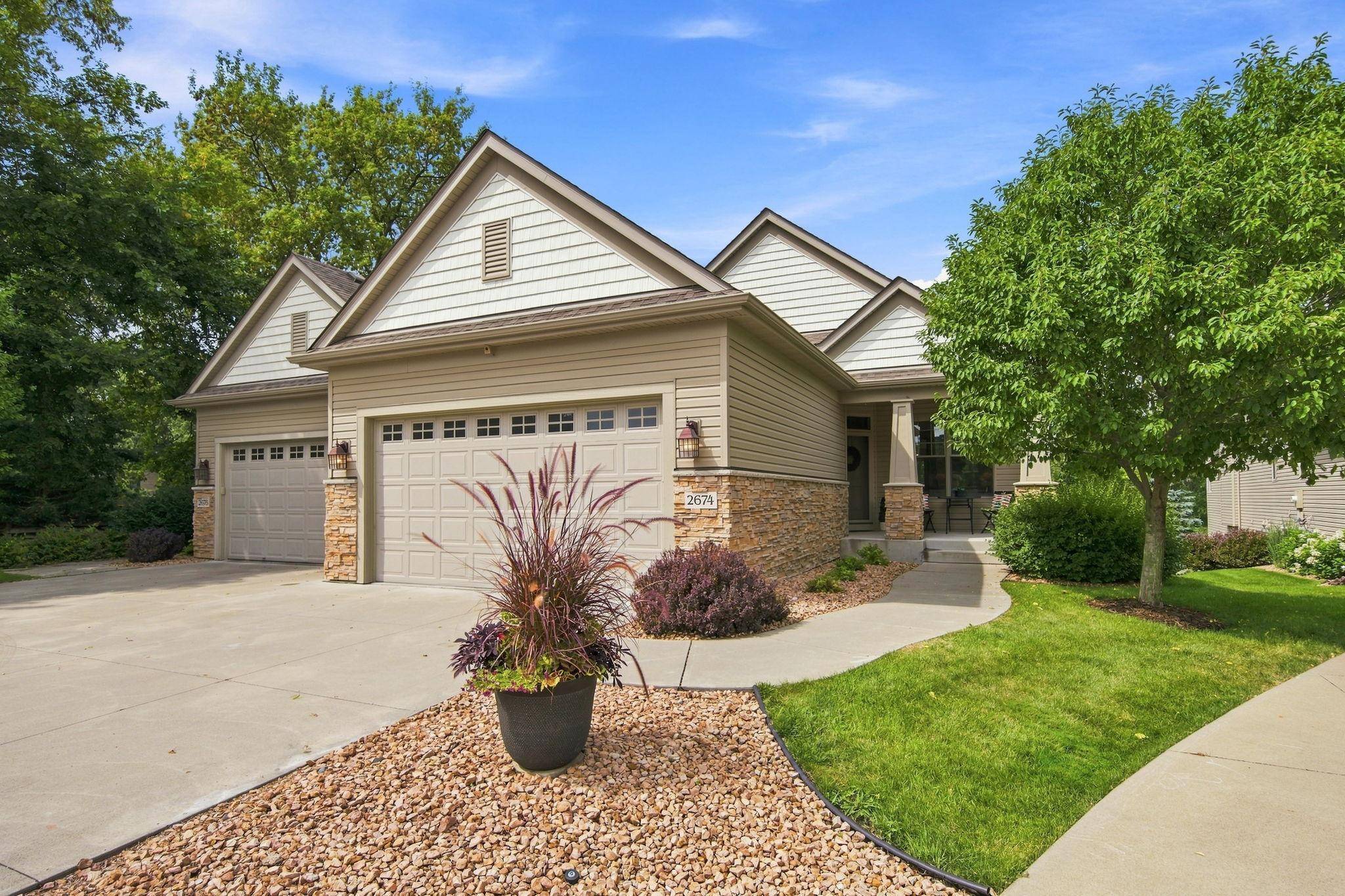 2674 Bartylla CT, White Bear Lake, MN 55110