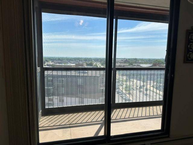 6500 Woodlake DR #1104, Richfield, MN 55423