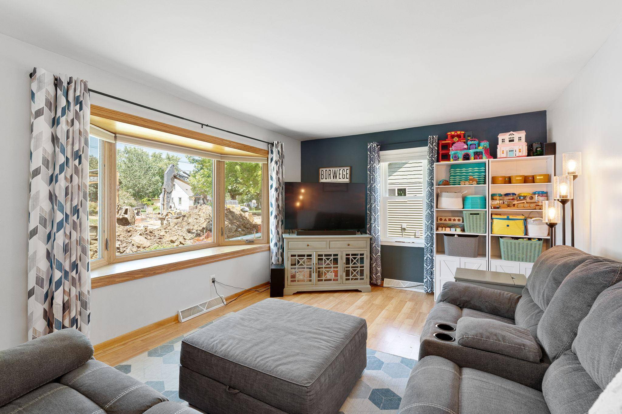 305 Le Sueur AVE, Eagle Lake, MN 56024