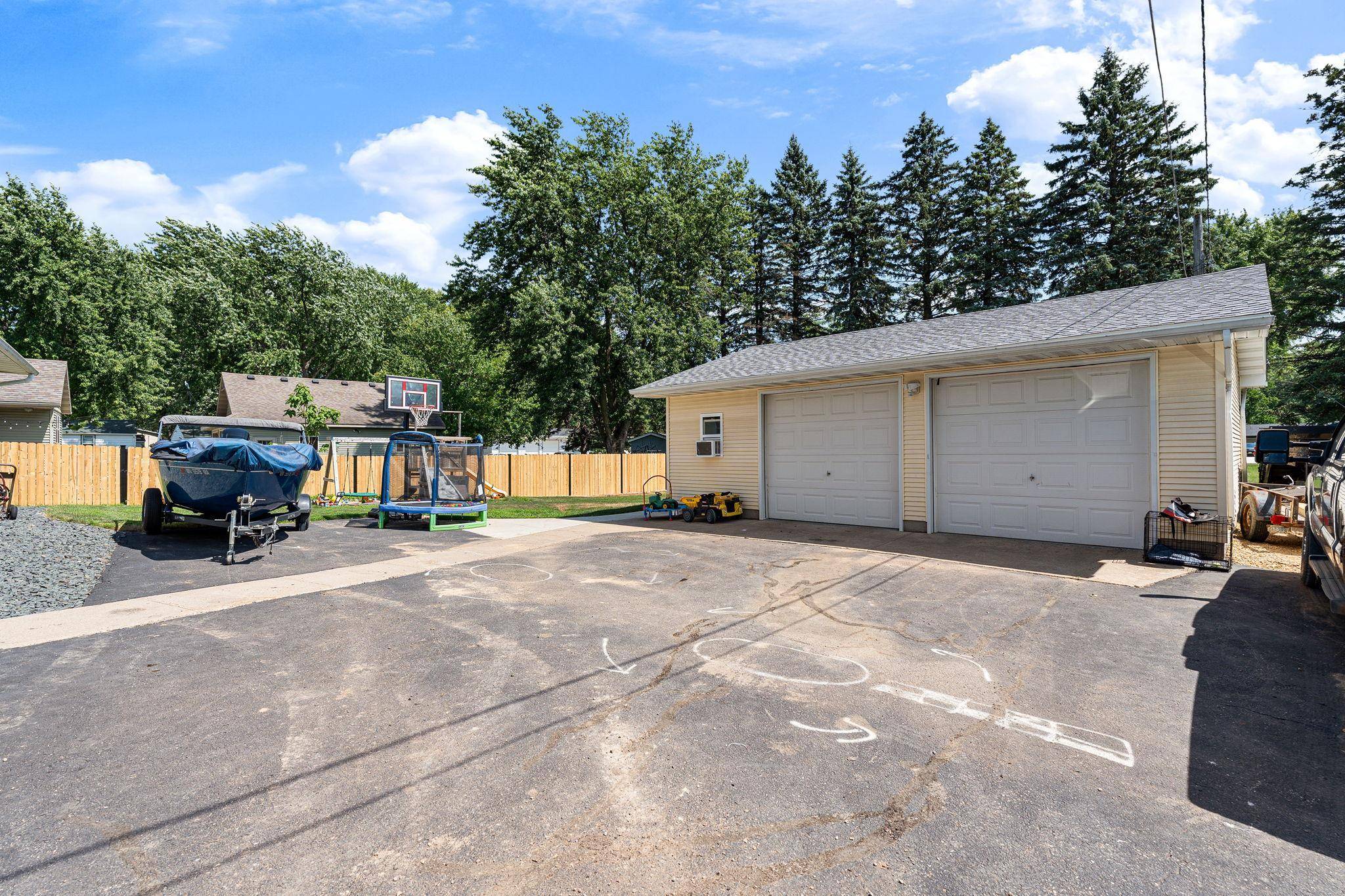 305 Le Sueur AVE, Eagle Lake, MN 56024