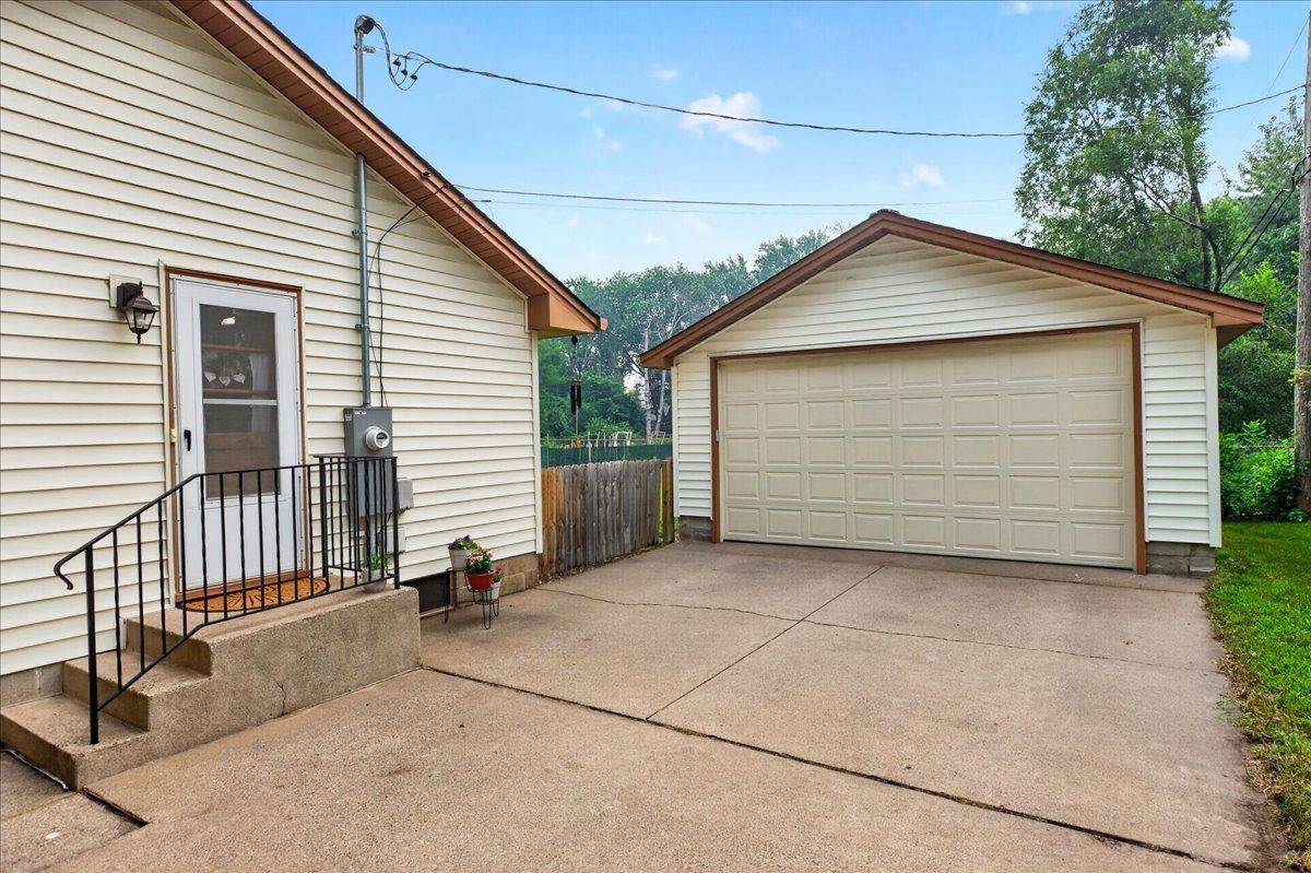 7112 Indiana AVE N, Brooklyn Center, MN 55429