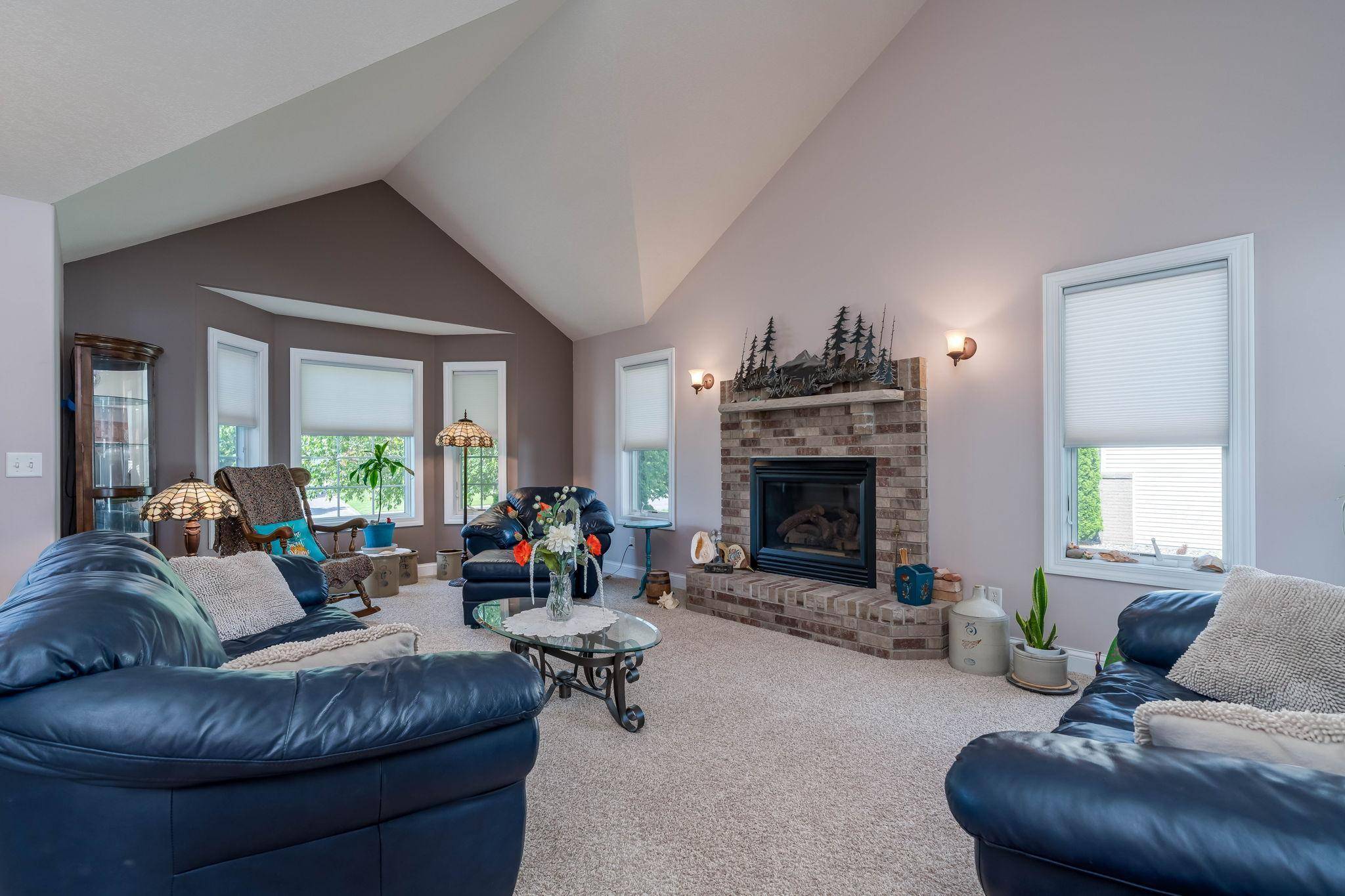 1007 Crystal Lake DR, Lake Crystal, MN 56055