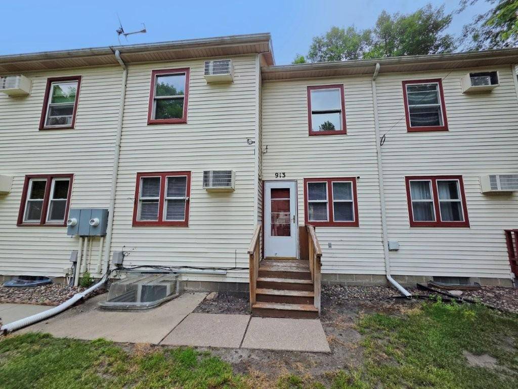 913 Marion ST, Saint Paul, MN 55117