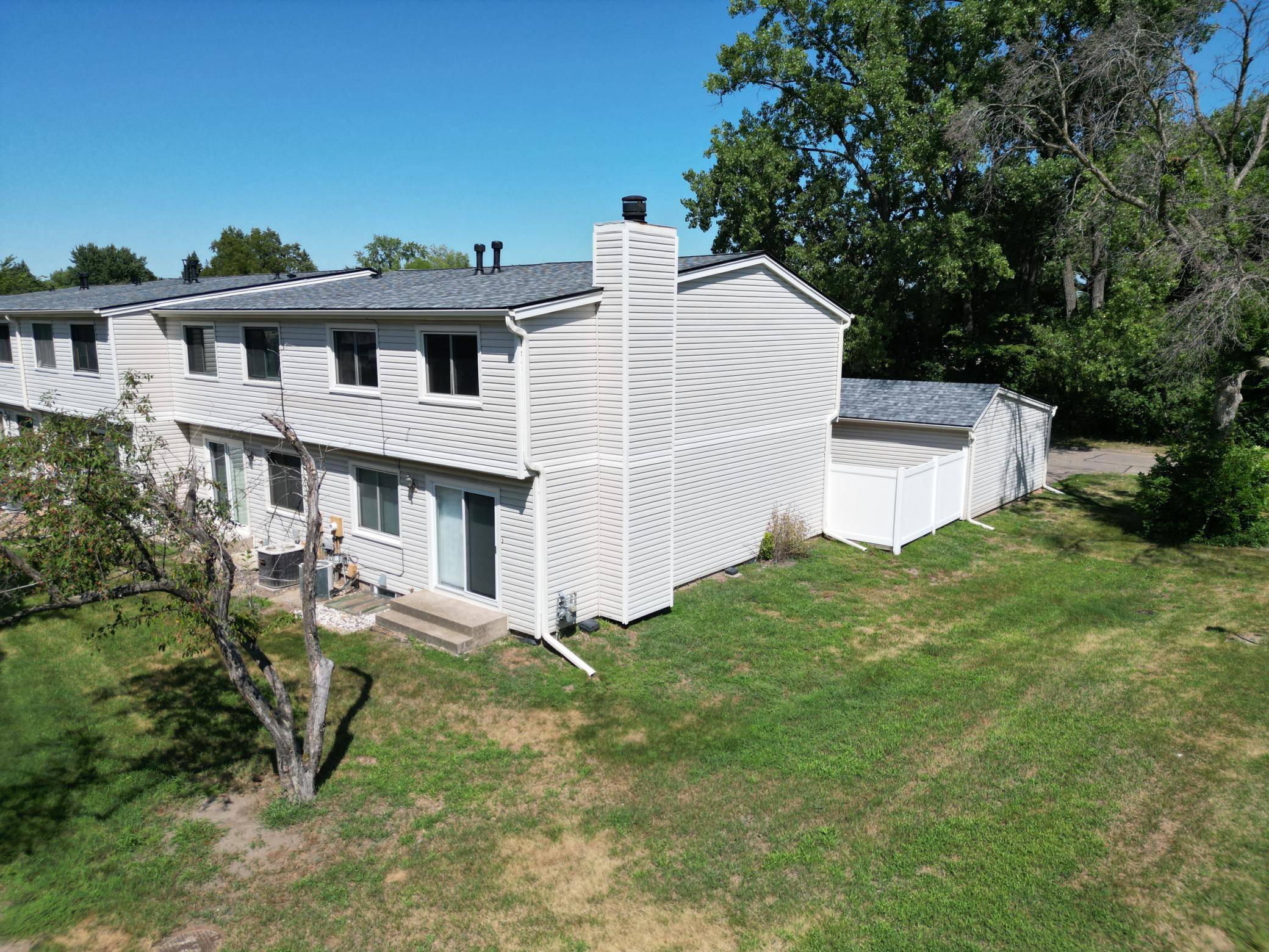 7640 Hampshire AVE N, Brooklyn Park, MN 55428