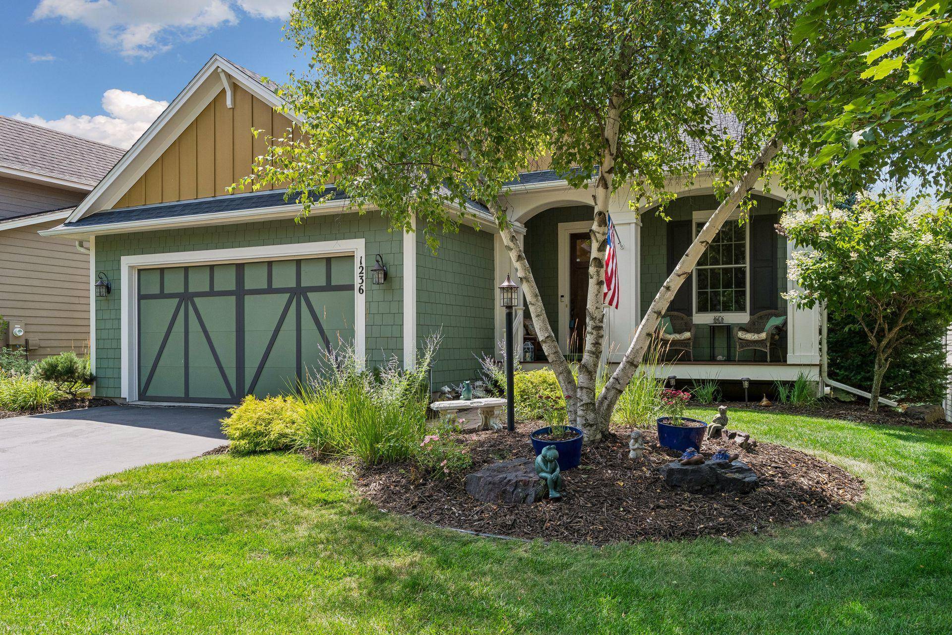 1236 Lakemoor DR, Woodbury, MN 55129