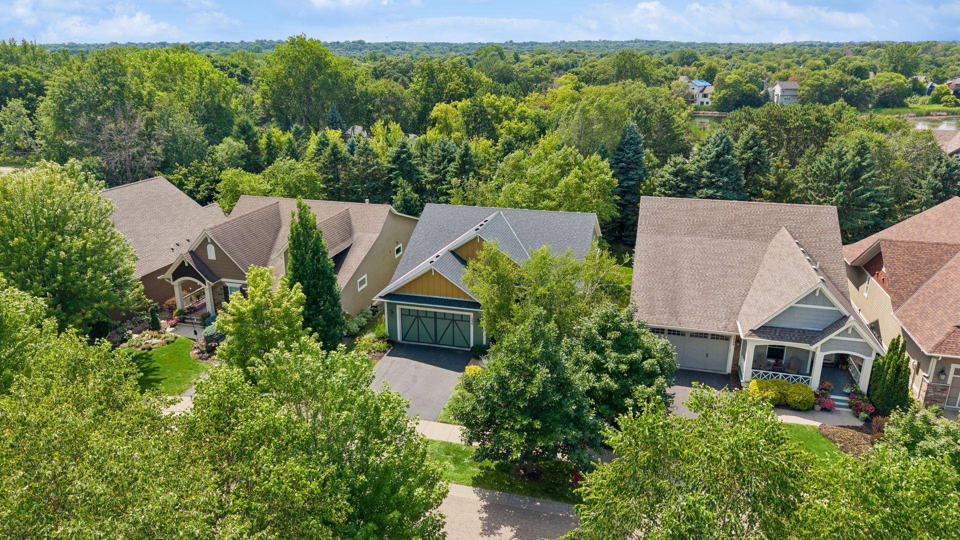 1236 Lakemoor DR, Woodbury, MN 55129