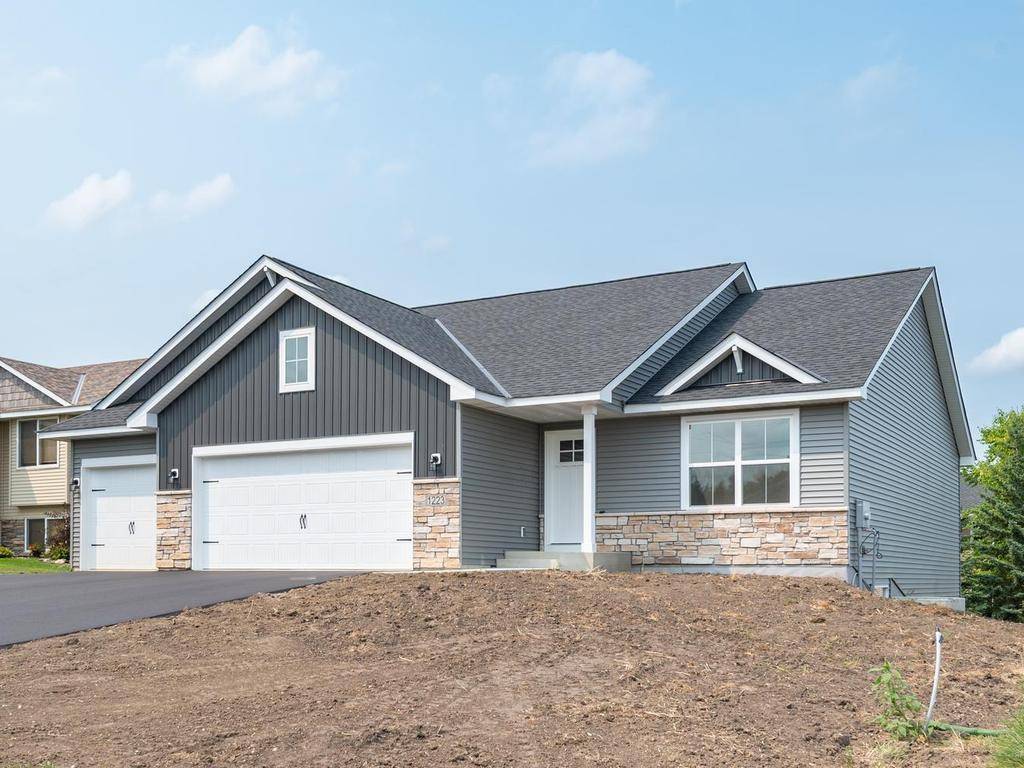 1223 Olivia ST SE, New Prague, MN 56071