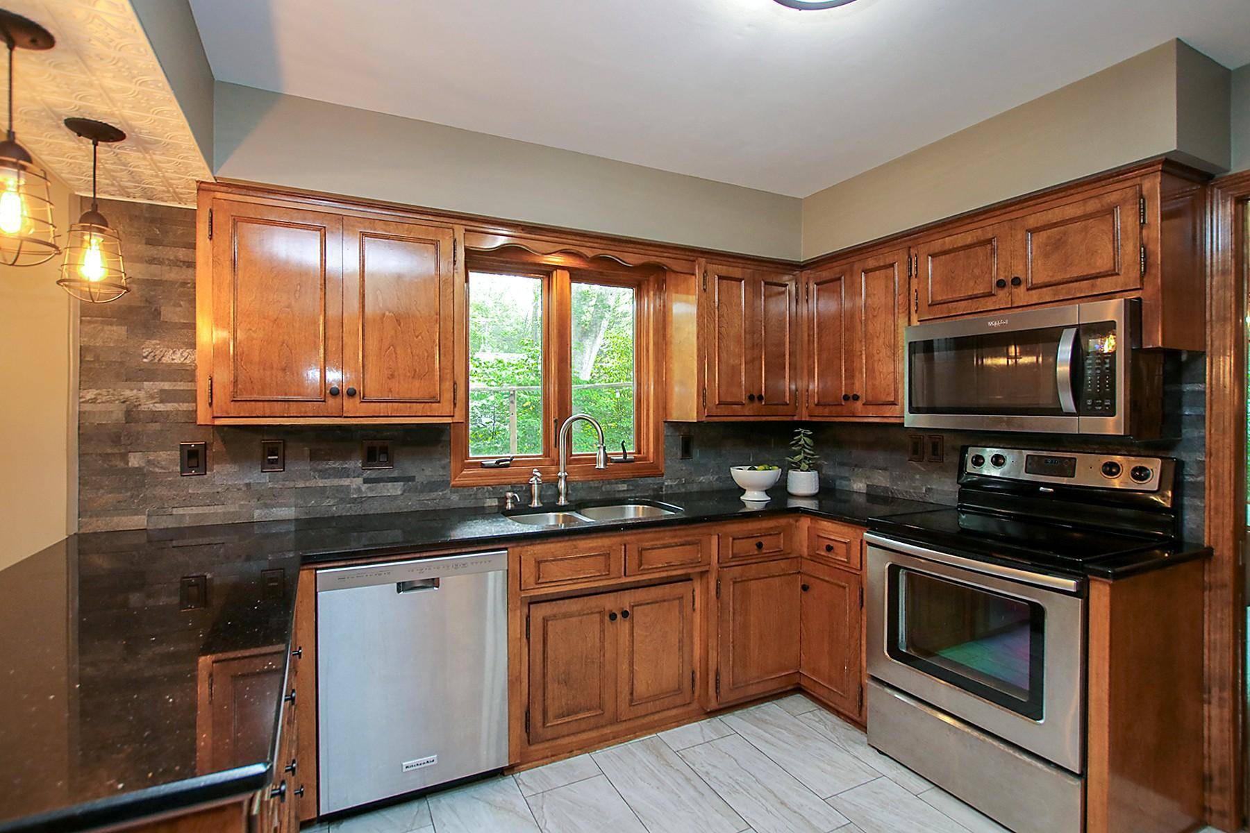 210 Interwood DR, Glencoe, MN 55336