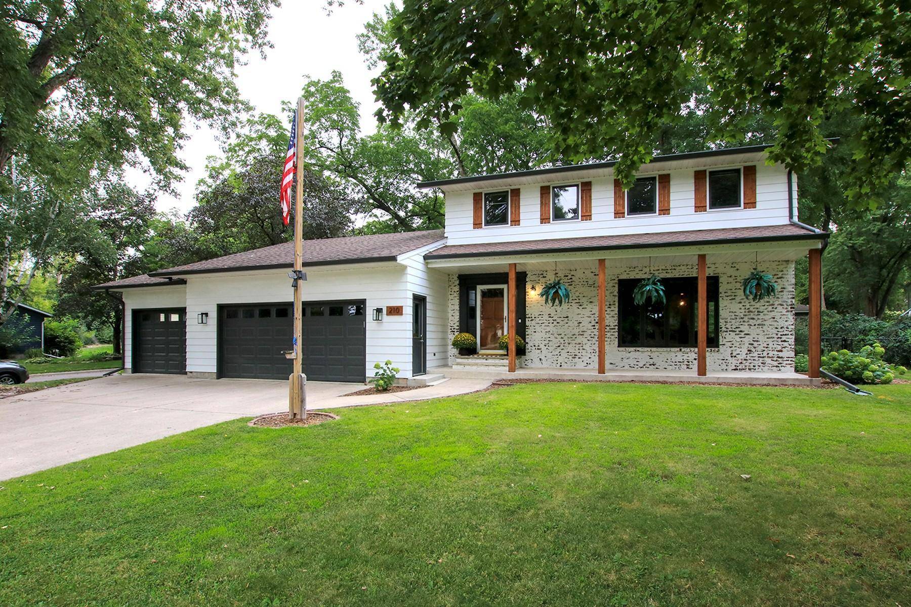 210 Interwood DR, Glencoe, MN 55336