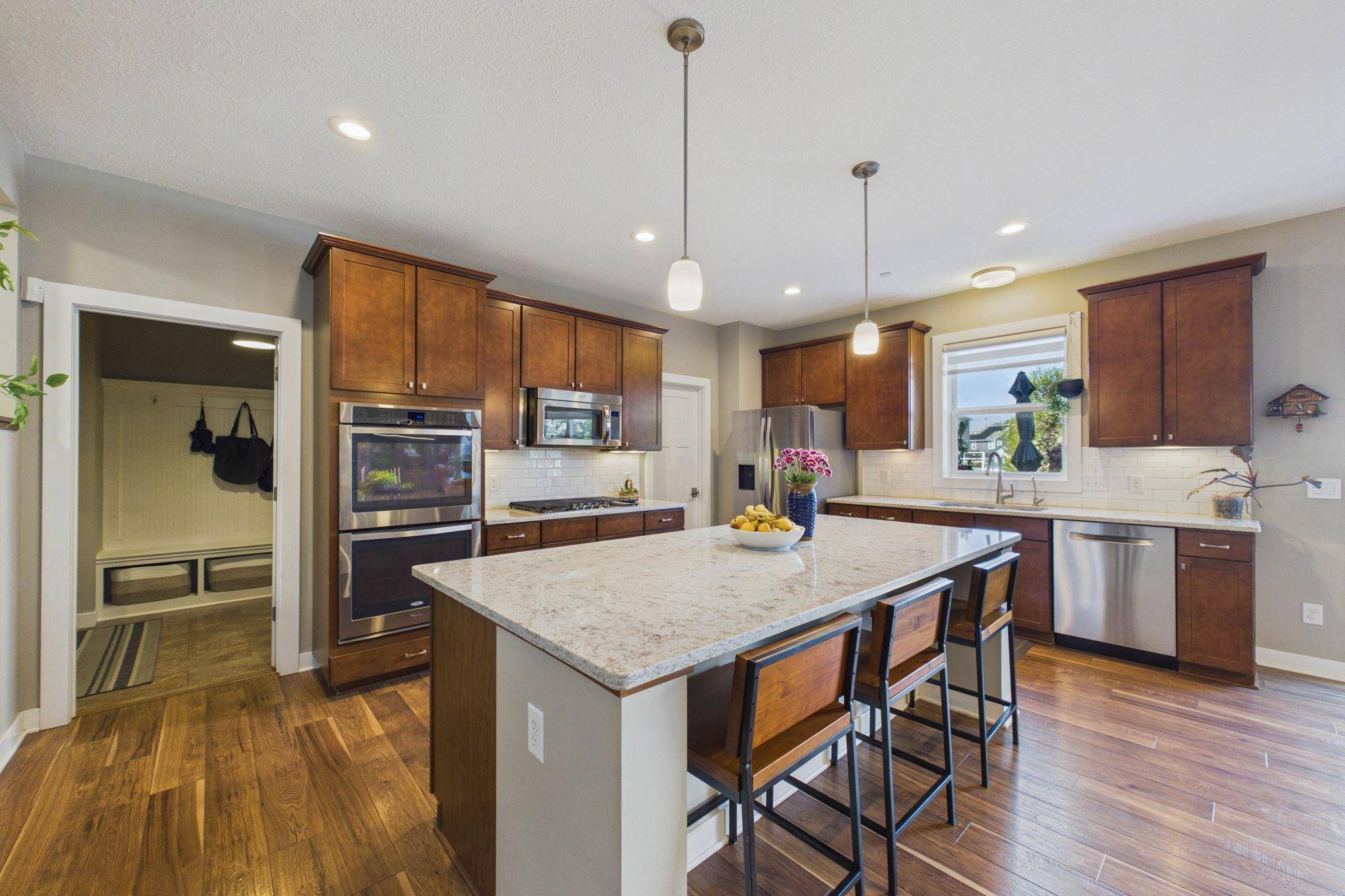 500 Devine DR, New Brighton, MN 55112