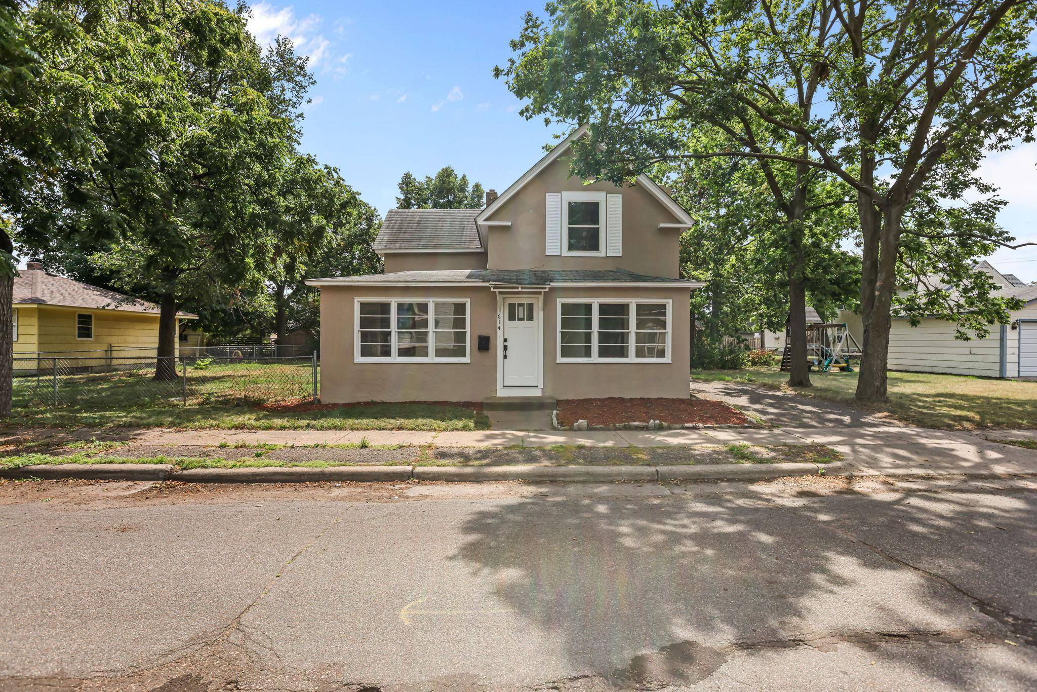 614 Jackson ST, Anoka, MN 55303