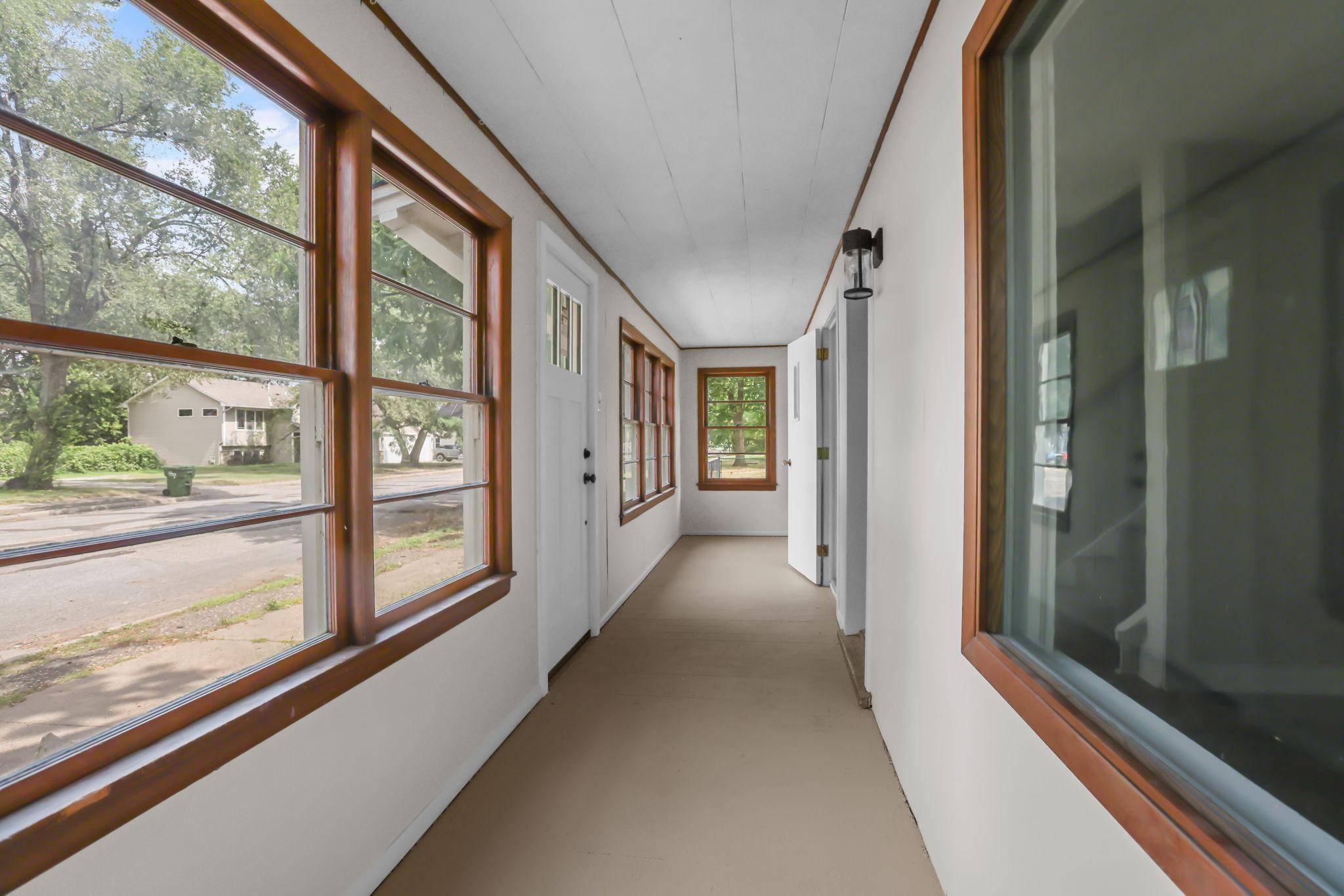 614 Jackson ST, Anoka, MN 55303