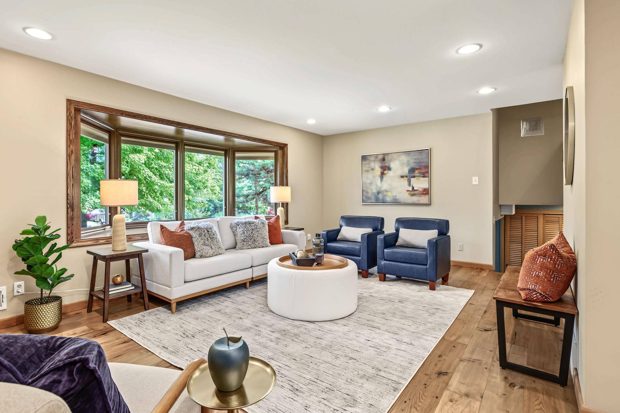 4717 Glenwood AVE, Golden Valley, MN 55422