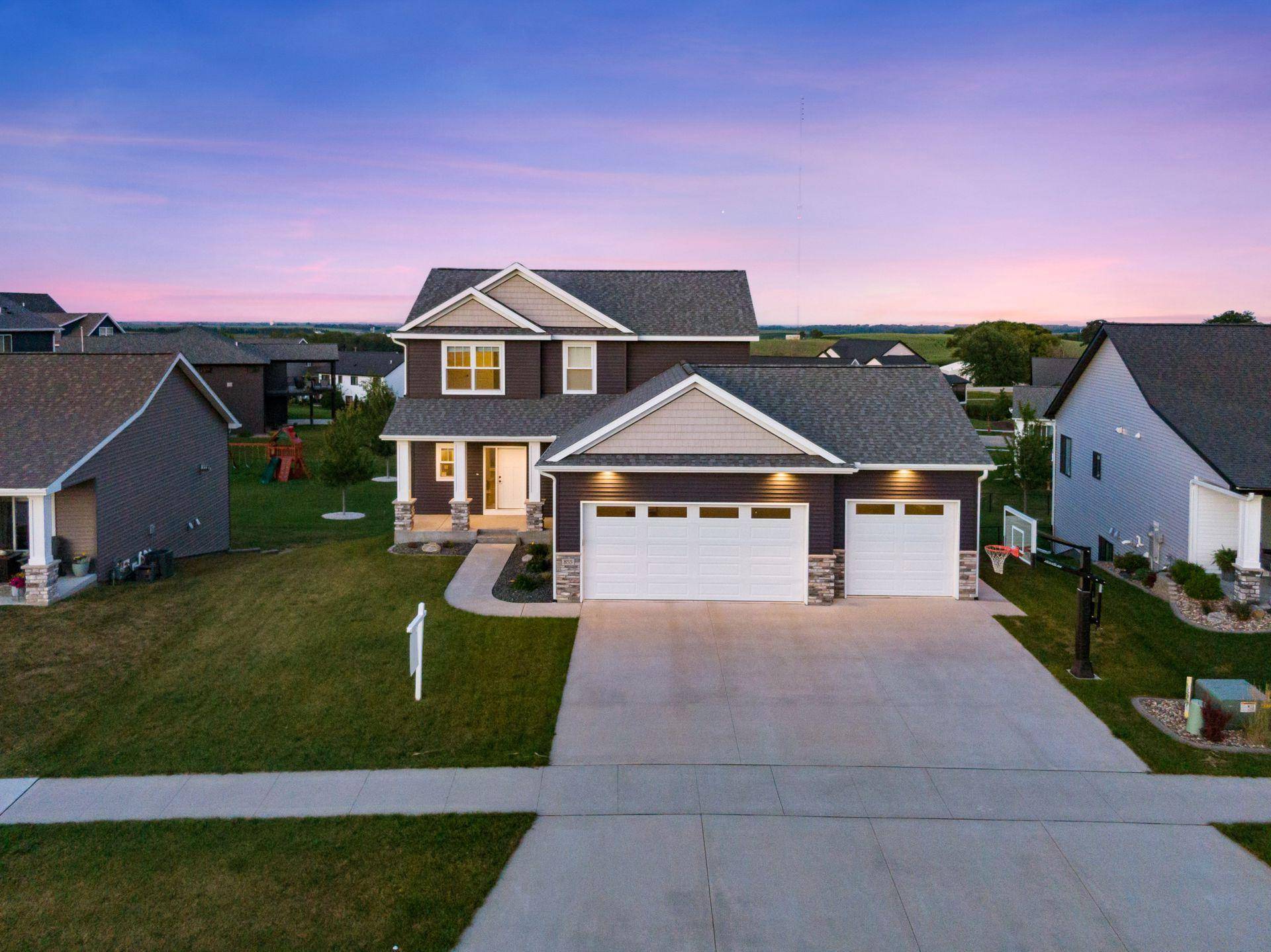 855 Towne DR NE, Byron, MN 55920