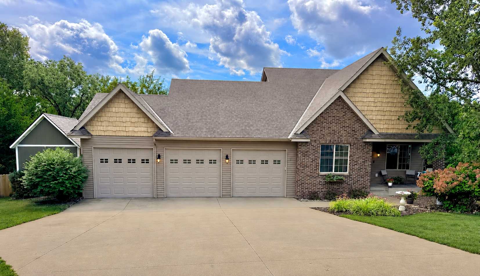106 Ridge RD, New London, MN 56273