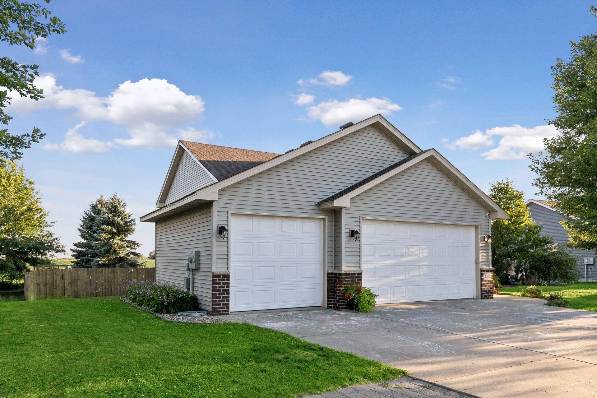 1305 Mulberry AVE NE, Montgomery, MN 56069