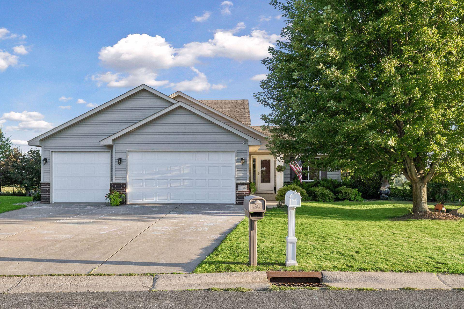 1305 Mulberry AVE NE, Montgomery, MN 56069